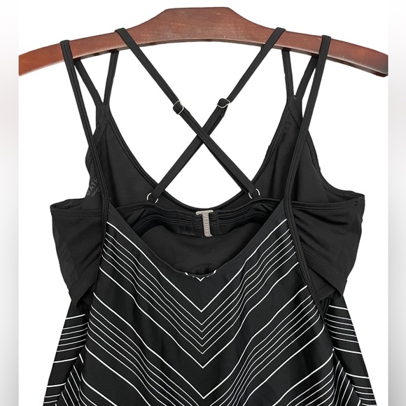 Athleta Women's Activewear Chevron Tankini Sport Tank Top Built-In Bra Sz 34D/DD - Picture 6 of 7